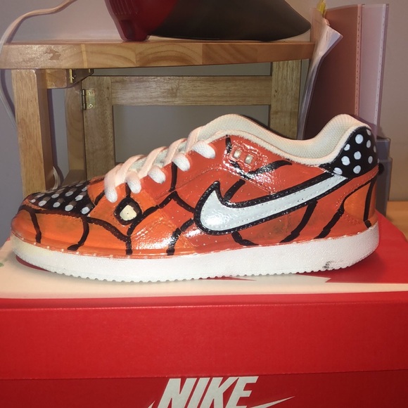 CUSTOM NIKE EBERNONS - Picture 9 of 16